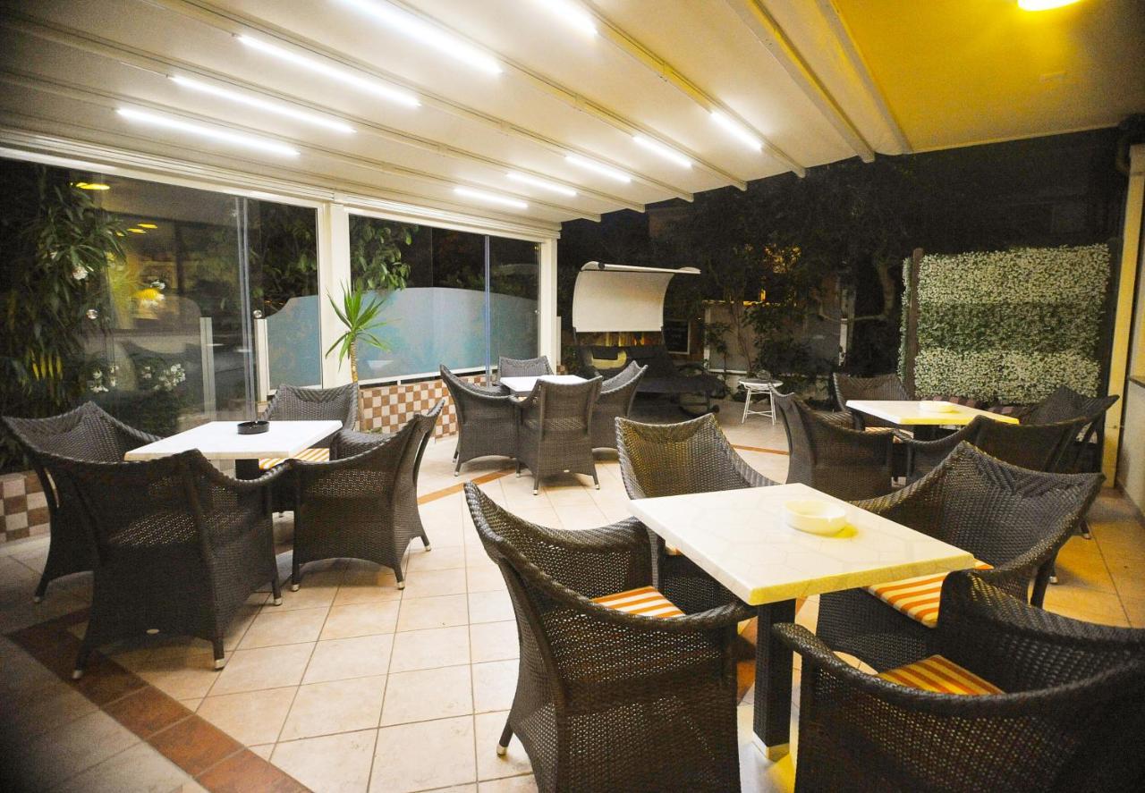 Hotel Tulipe Nazionale Риччоне Экстерьер фото