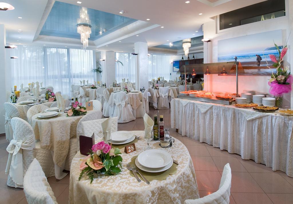 Hotel Tulipe Nazionale Риччоне Экстерьер фото