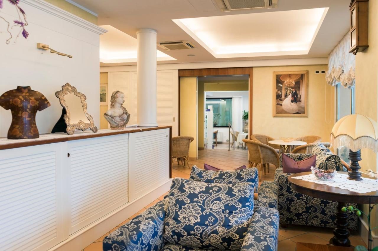 Hotel Tulipe Nazionale Риччоне Экстерьер фото