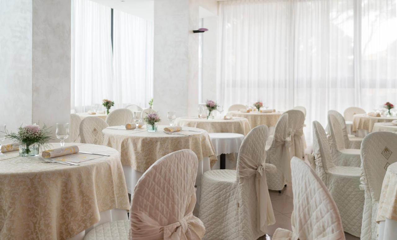 Hotel Tulipe Nazionale Риччоне Экстерьер фото